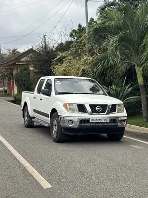 Nissan Frontier 2007 White