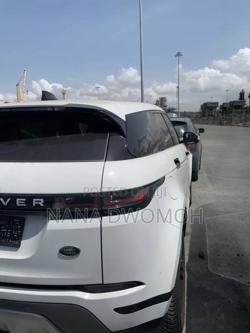 Land Rover Range Rover Evoque R-Dynamic SE 2023 White