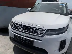 Land Rover Range Rover Evoque R-Dynamic SE 2023 White