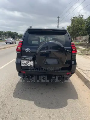 Toyota Land Cruiser Prado 2015 Black