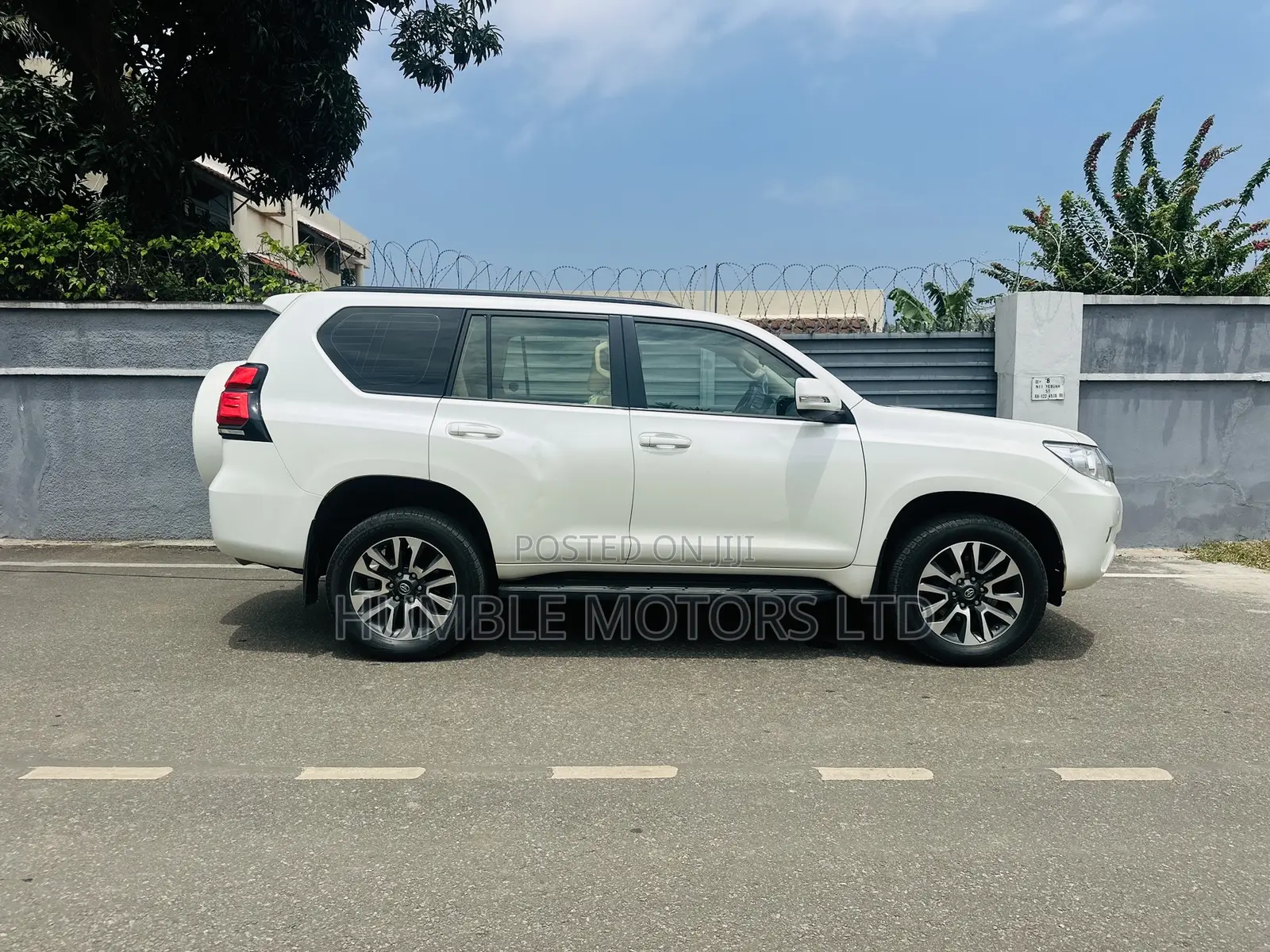 Toyota Land Cruiser Prado 2023