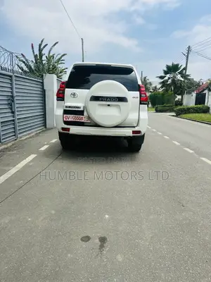 Toyota Land Cruiser Prado 2023