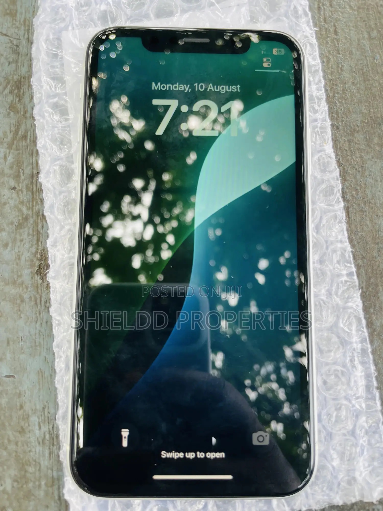 Apple iPhone XR 128 GB White