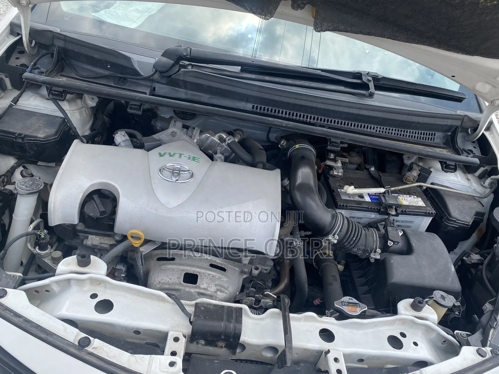Toyota Vitz 1.3 AWD 5dr 2015 White