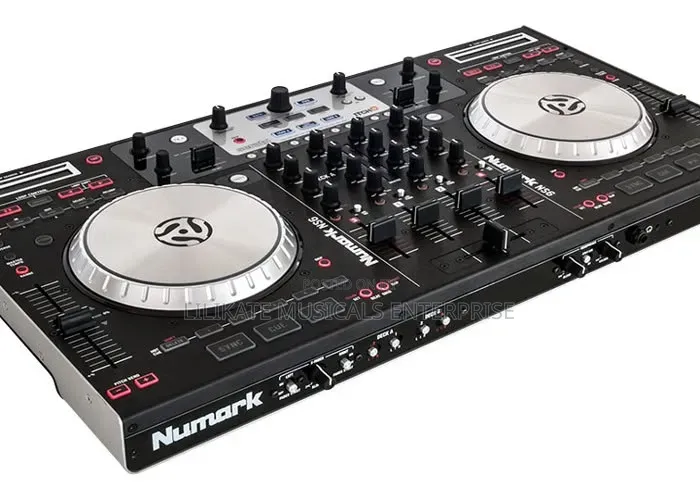 Numark NS4-FX