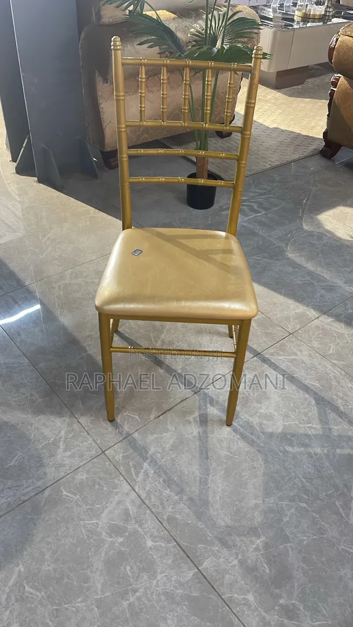 Elegant Gold Chiavari Chairs