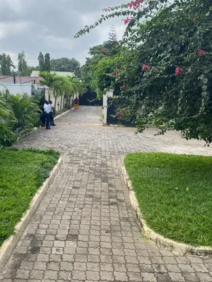 4bdrm House in Prime Estate Deals, Airport Residential Area for rent