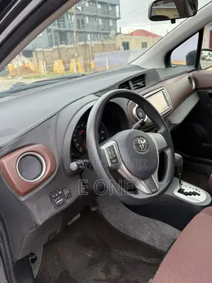 Toyota Vitz 2012 Black