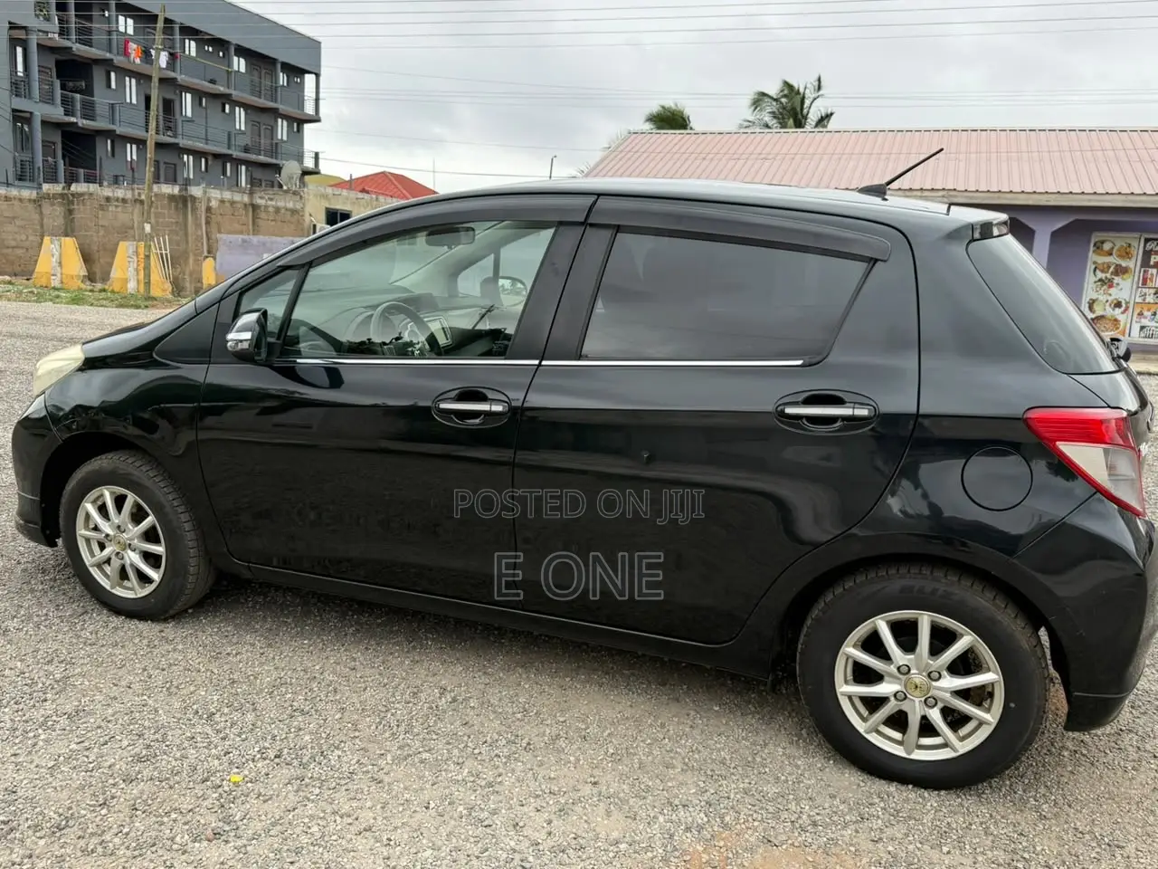 Toyota Vitz 2012 Black
