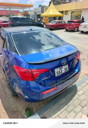 Toyota Corolla SE 4dr Sedan (1.8L 4cyl CVT) 2017 Blue