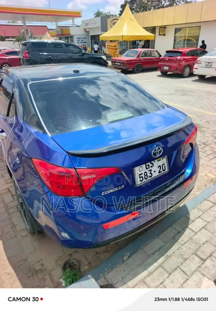 Toyota Corolla SE 4dr Sedan (1.8L 4cyl CVT) 2017 Blue