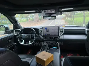 Toyota Tundra 2024 Gray