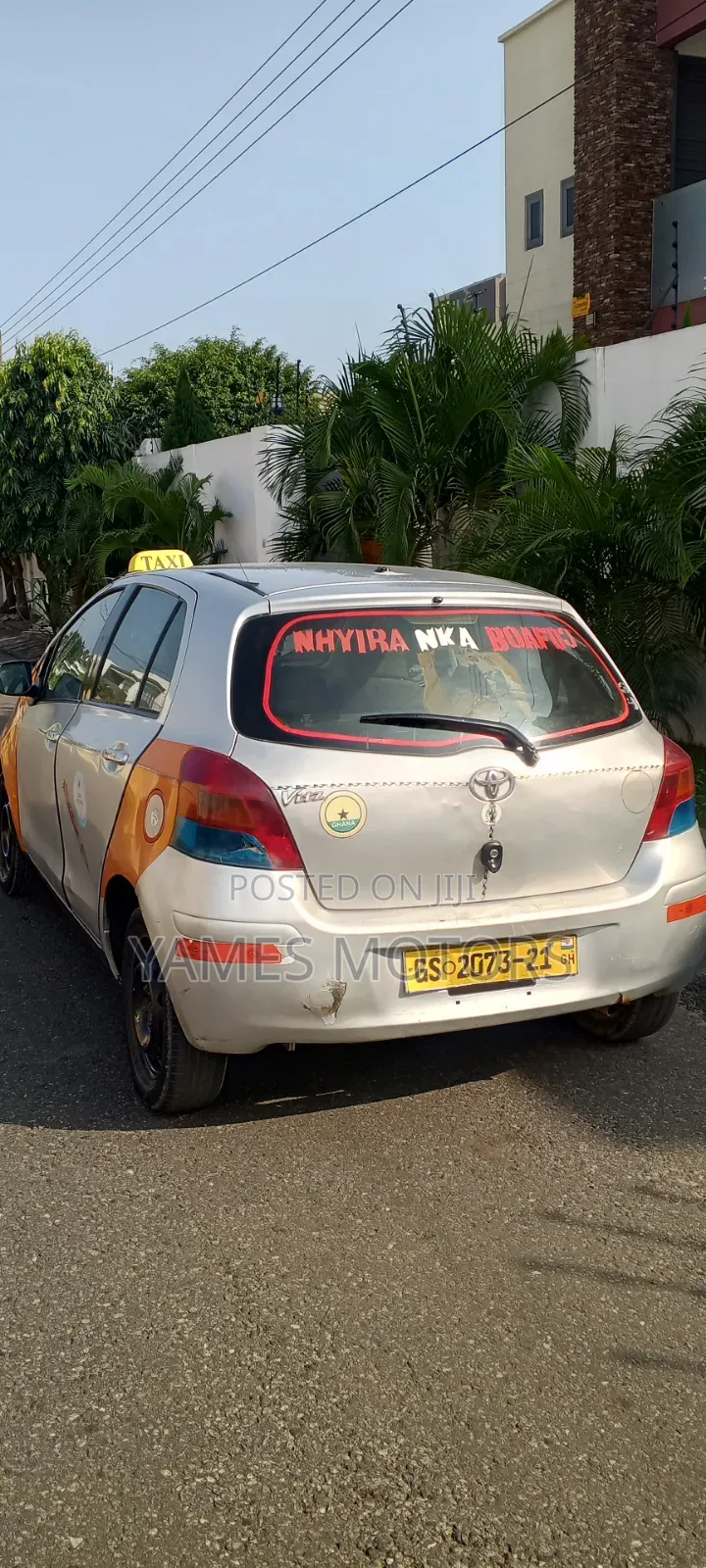 Toyota Vitz 2010 Silver