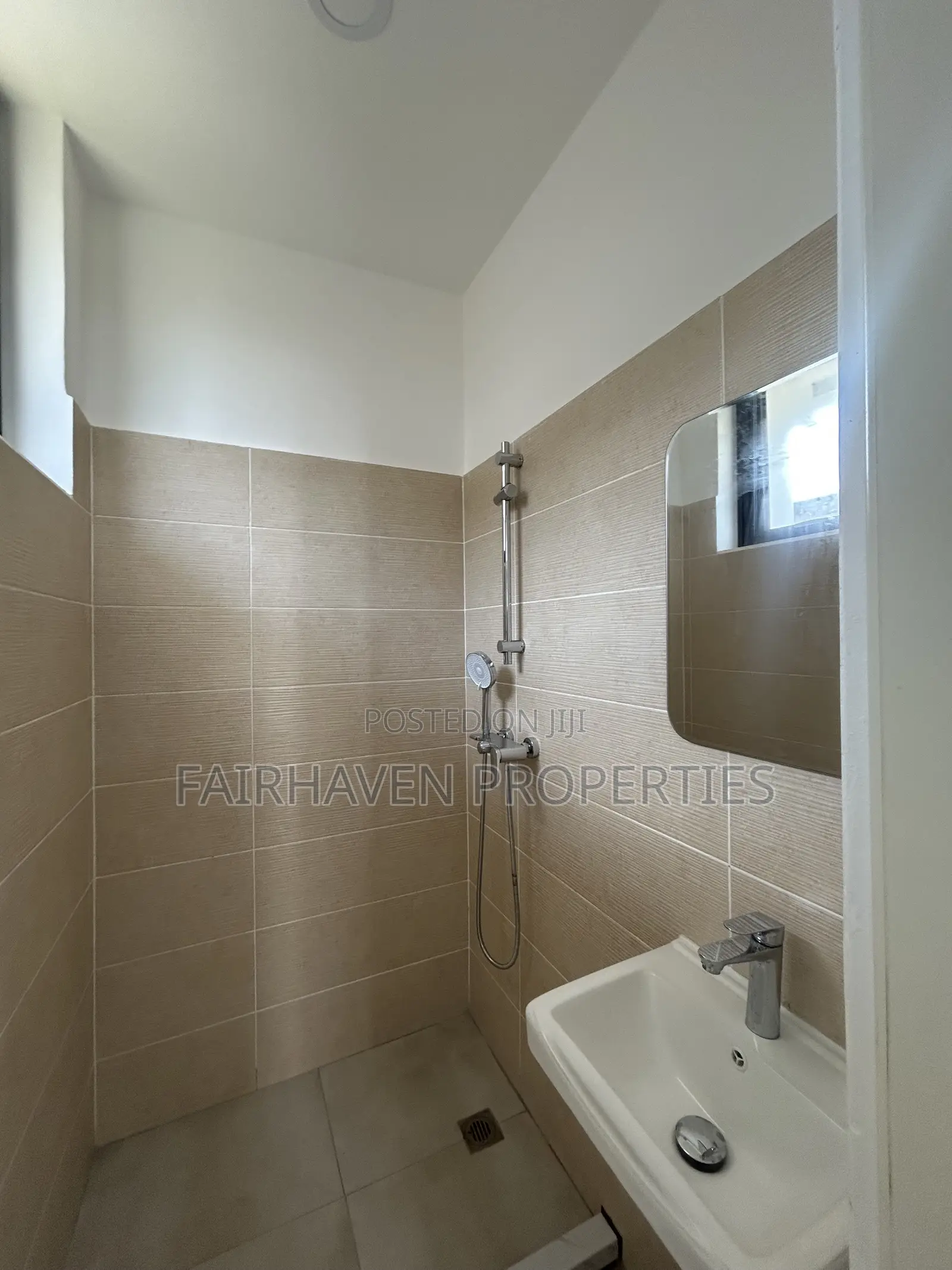 3bdrm Townhouse / Terrace in Fairhaven, Tseaddo for rent