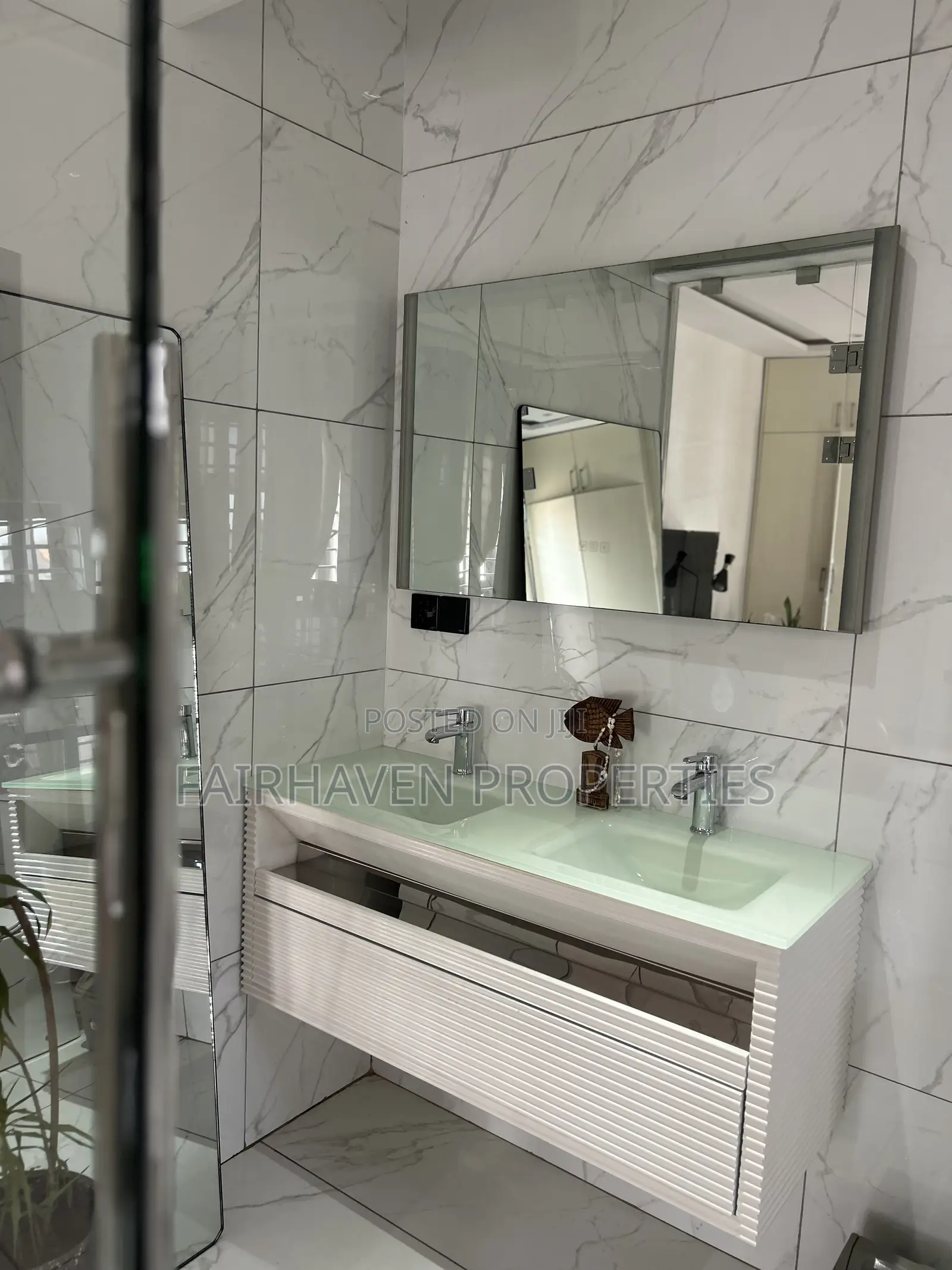 Furnished 3bdrm House in Fairhaven, Adenta for sale