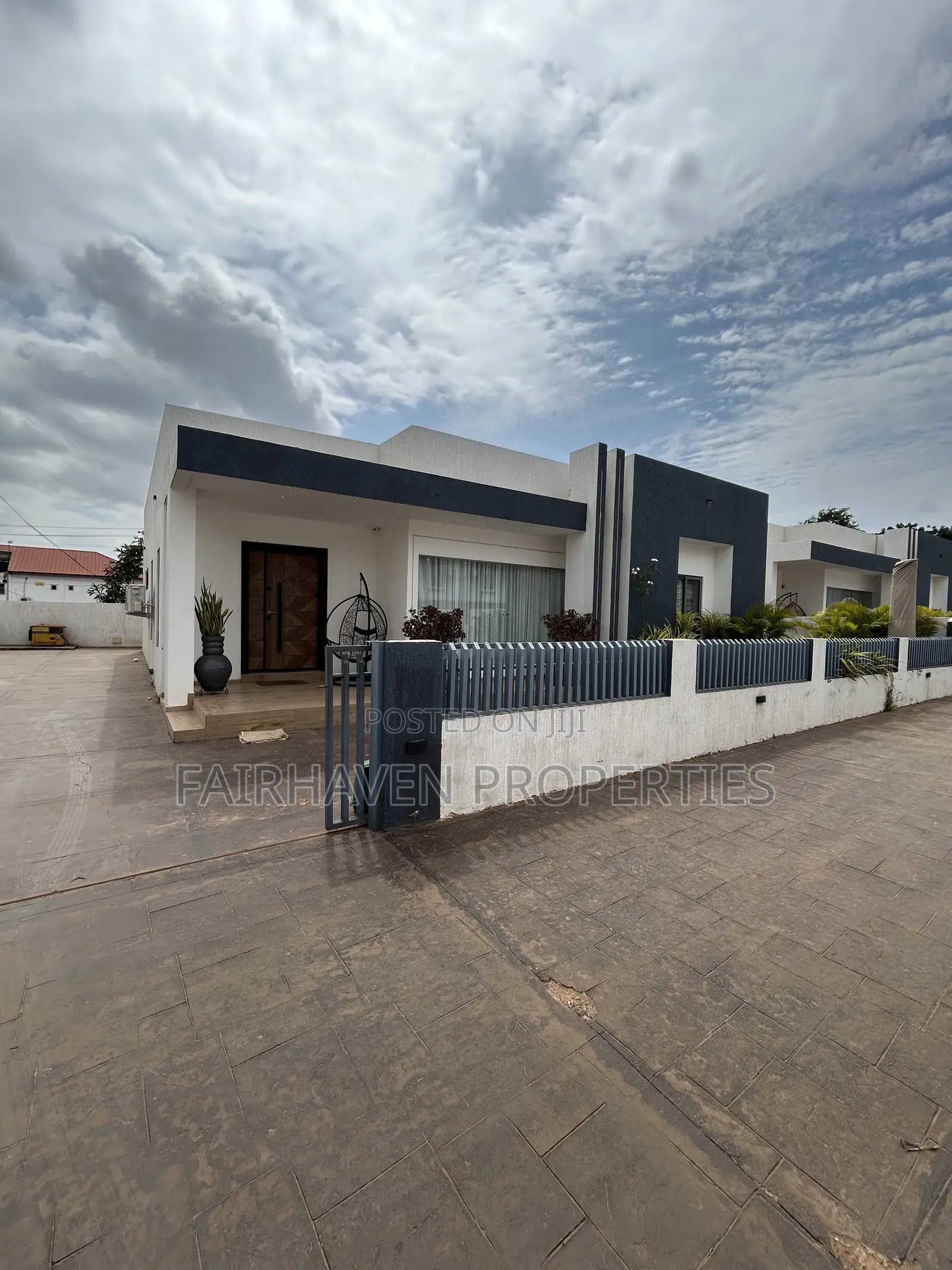 Furnished 3bdrm House in Fairhaven, Adenta for sale