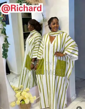 Chic Black White Striped Kaftan With Contrast Pockets