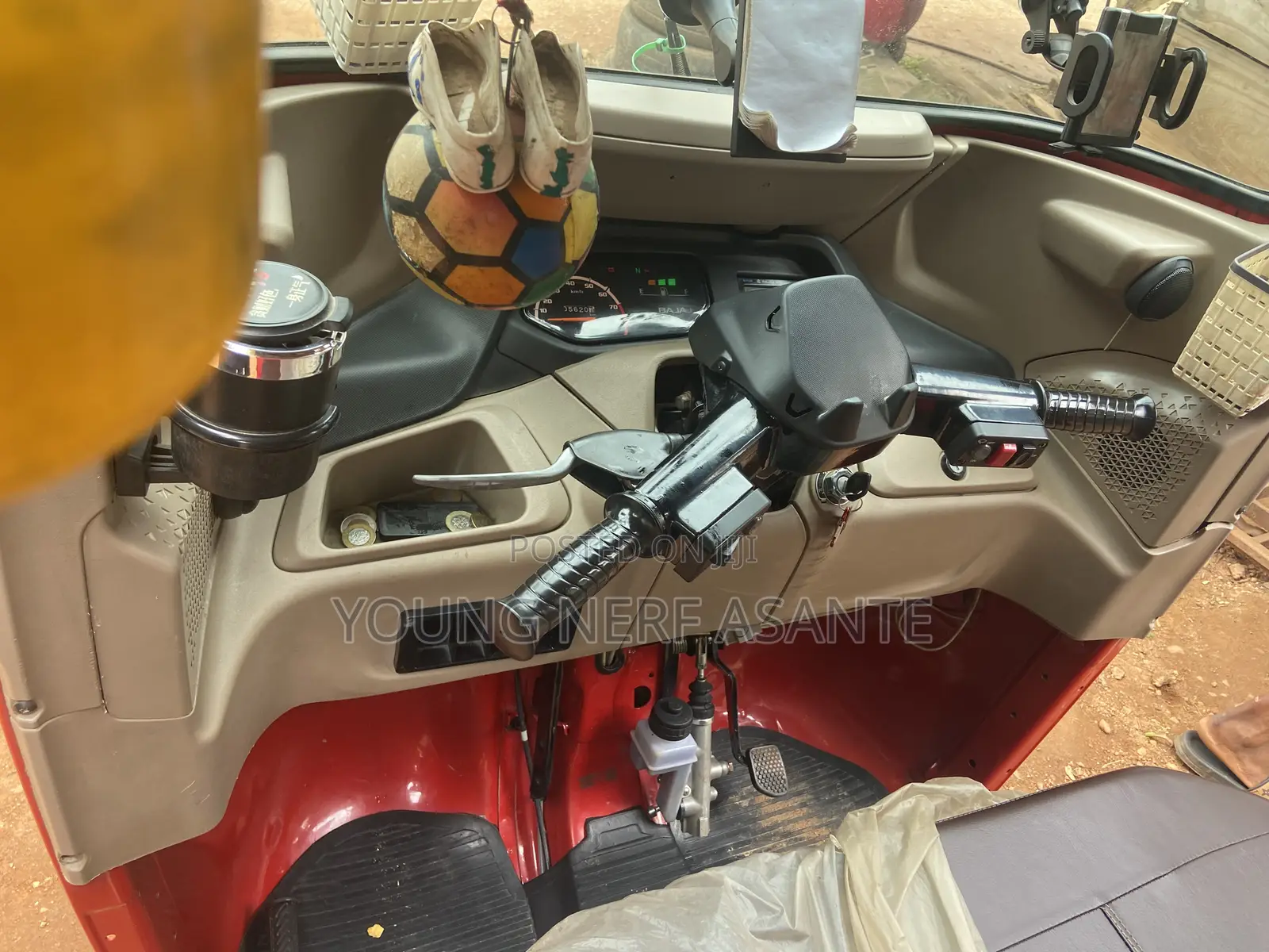 Bajaj RE 2026 Red