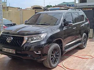 Toyota Land Cruiser Prado 2.7 2020 Black