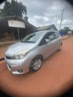 Toyota Vitz 1.3 FWD 5dr 2014 Silver