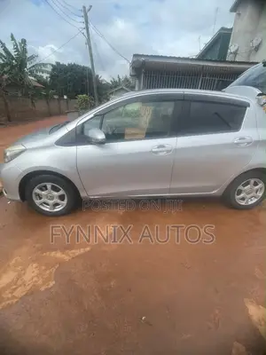 Toyota Vitz 1.3 FWD 5dr 2014 Silver