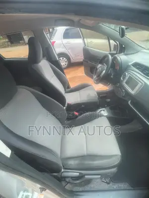 Toyota Vitz 1.3 FWD 5dr 2014 Silver