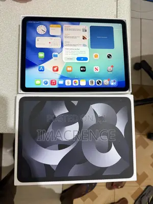 Apple iPad Air (2022) 64 GB Gray