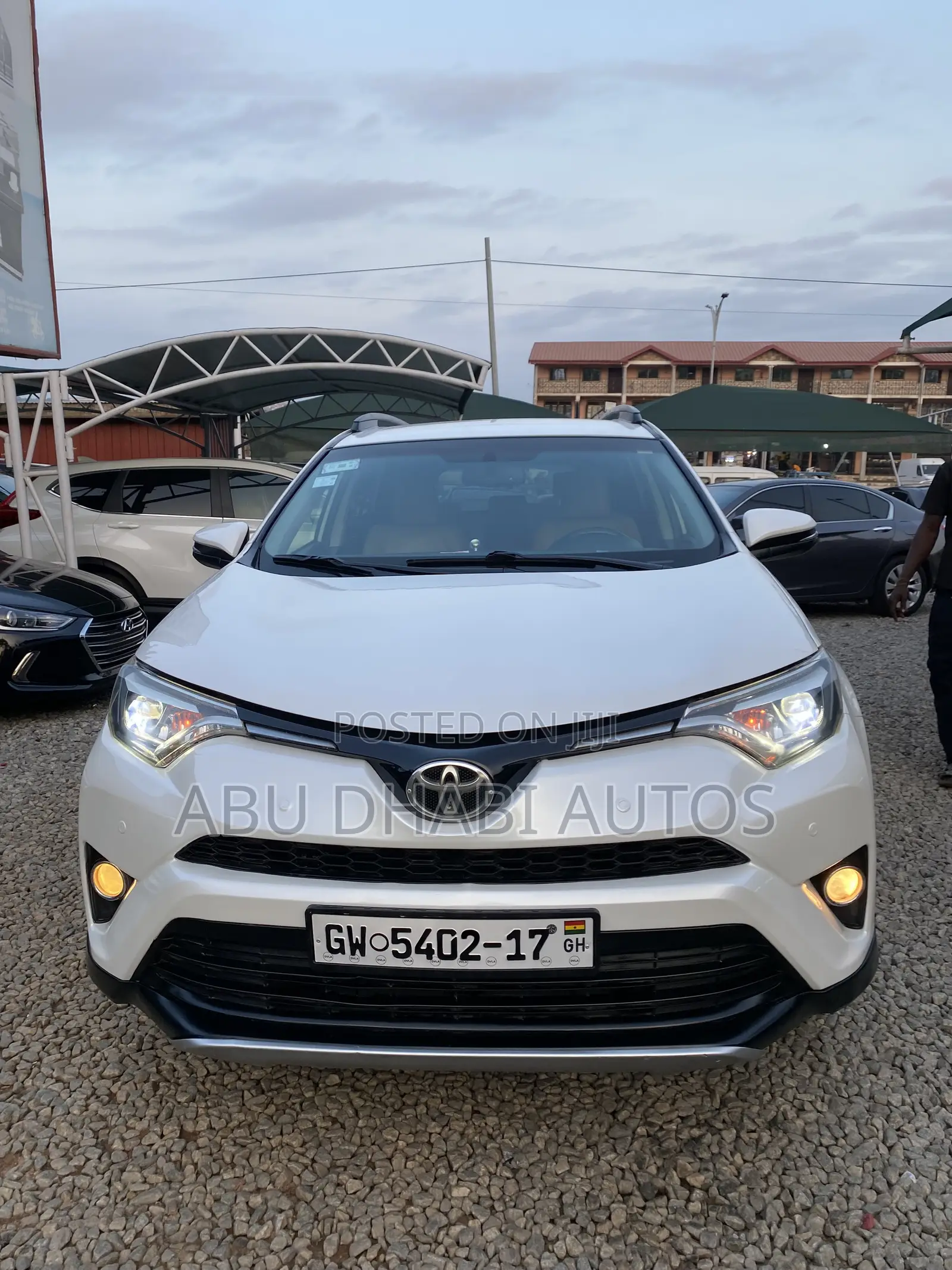 Toyota RAV4 SE AWD (2.5L 4cyl 6A) 2016 White