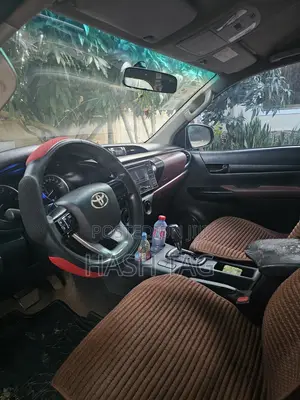 Toyota Hilux 2016 Black