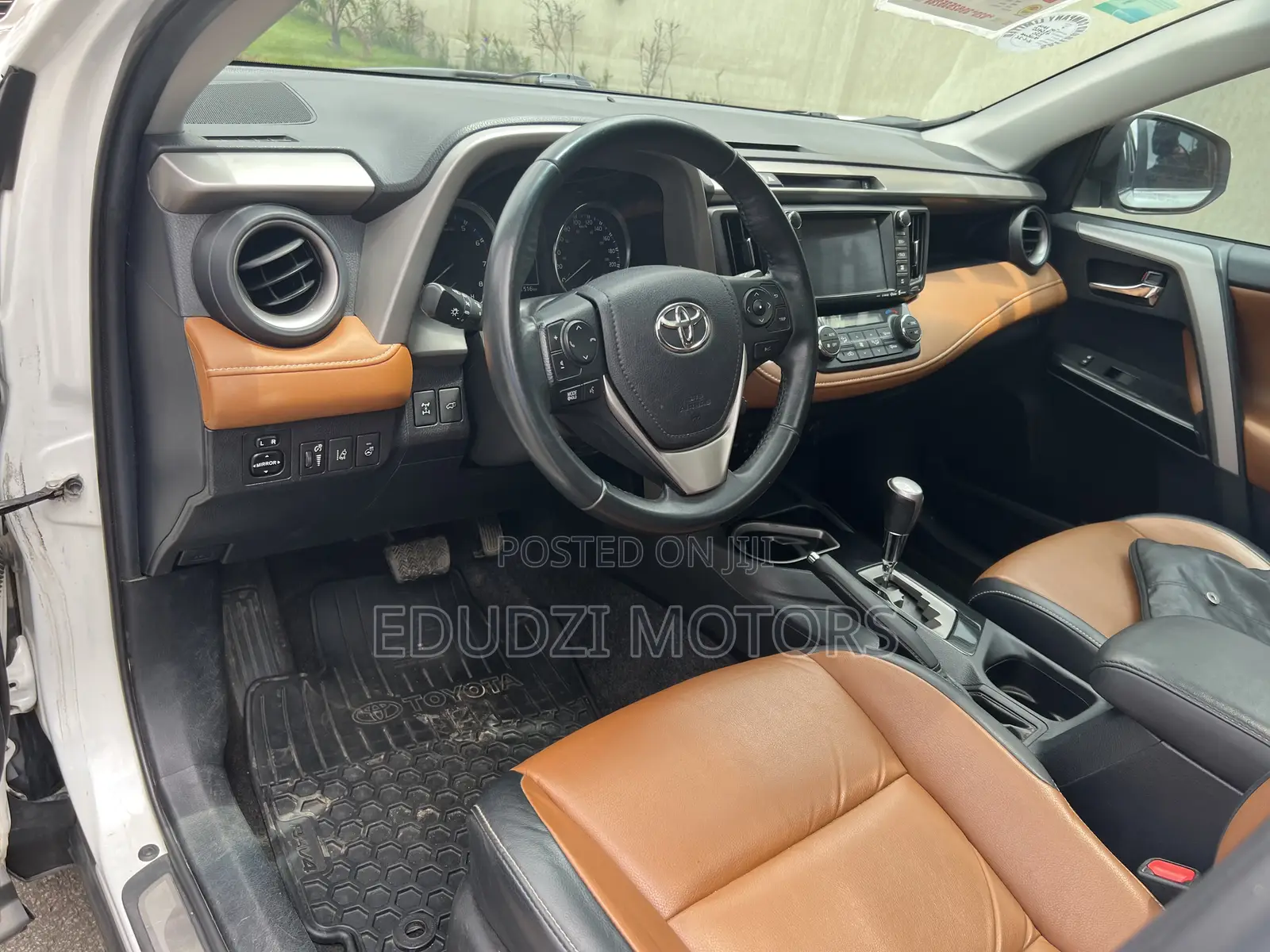 Toyota RAV4 Limited AWD (2.5L 4cyl 6A) 2016 White