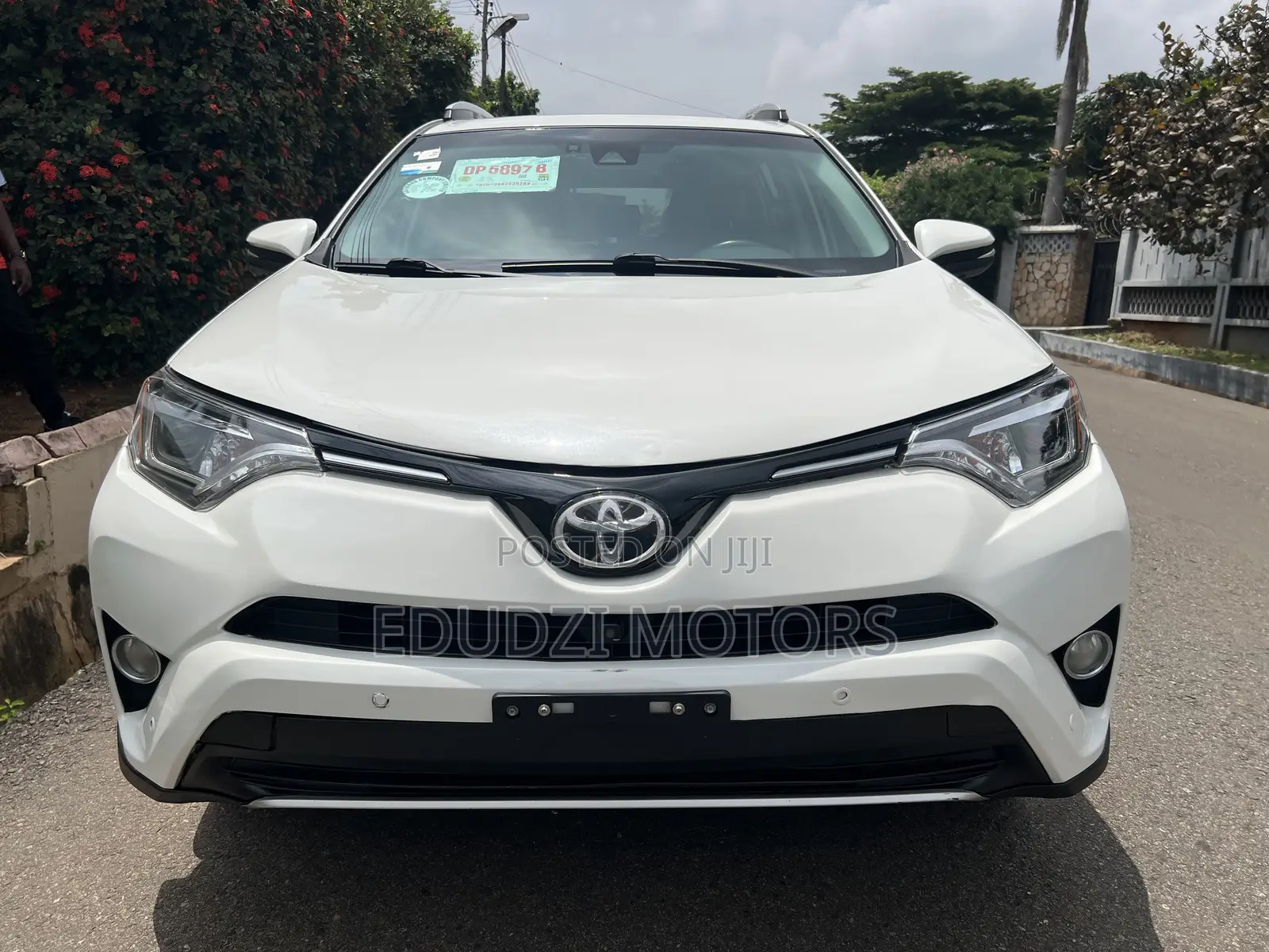 Toyota RAV4 Limited AWD (2.5L 4cyl 6A) 2016 White