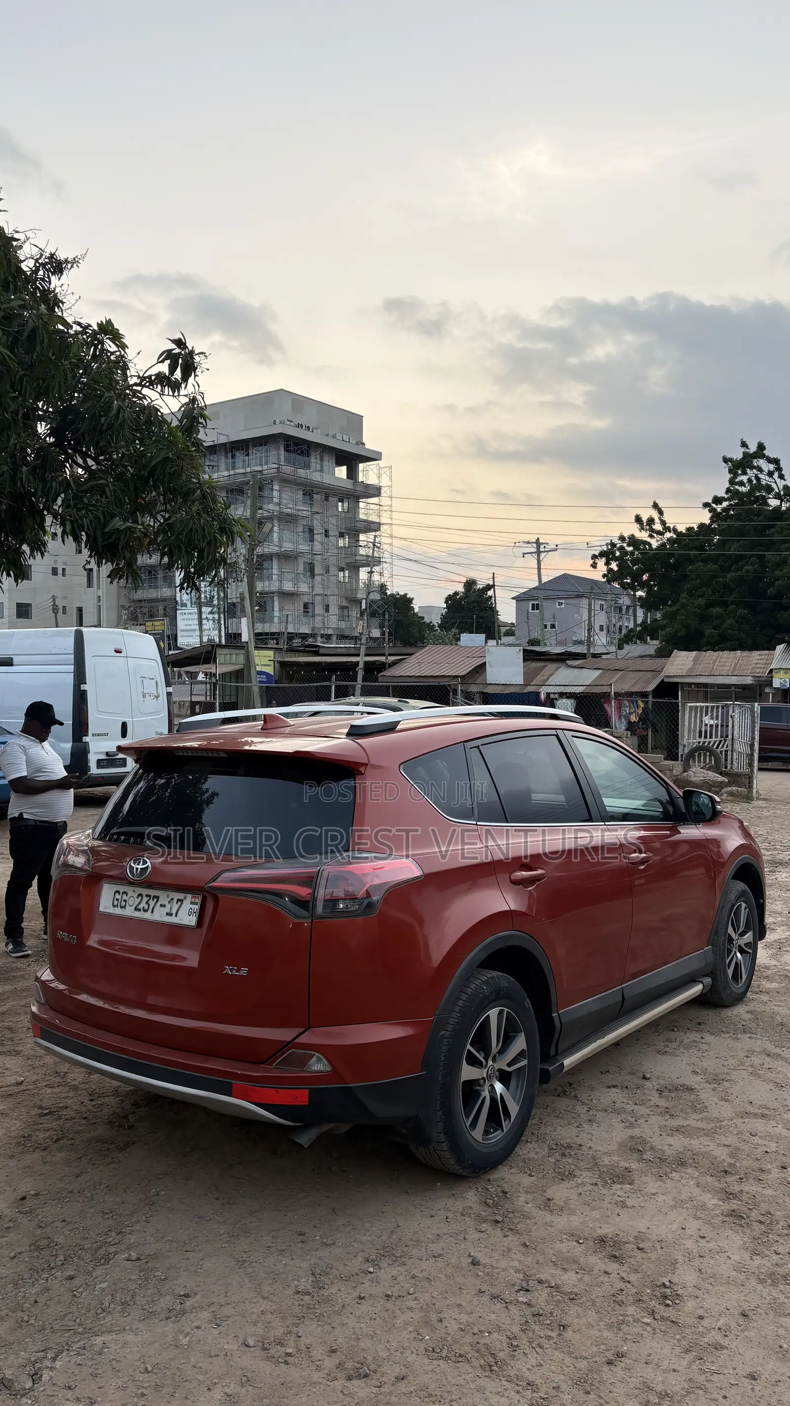 Toyota RAV4 XLE AWD (2.5L 4cyl 6A) 2016 Orange