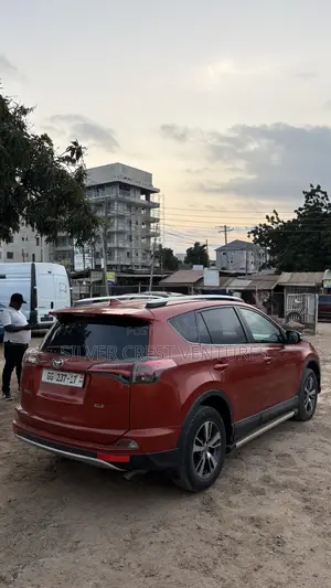Toyota RAV4 XLE AWD (2.5L 4cyl 6A) 2016 Orange