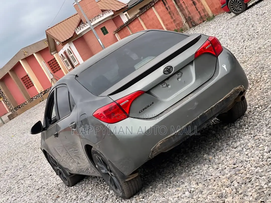 Toyota Corolla LE 4dr Sedan (1.8L 4cyl CVT) 2017 Gray