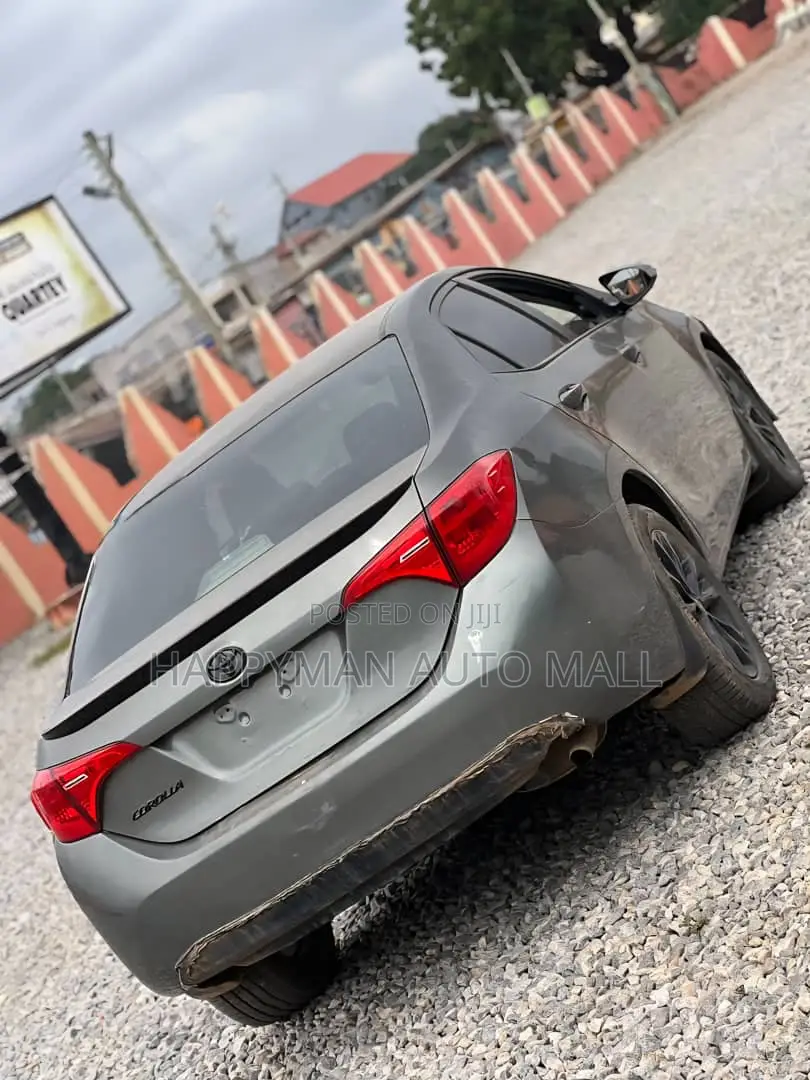 Toyota Corolla LE 4dr Sedan (1.8L 4cyl CVT) 2017 Gray