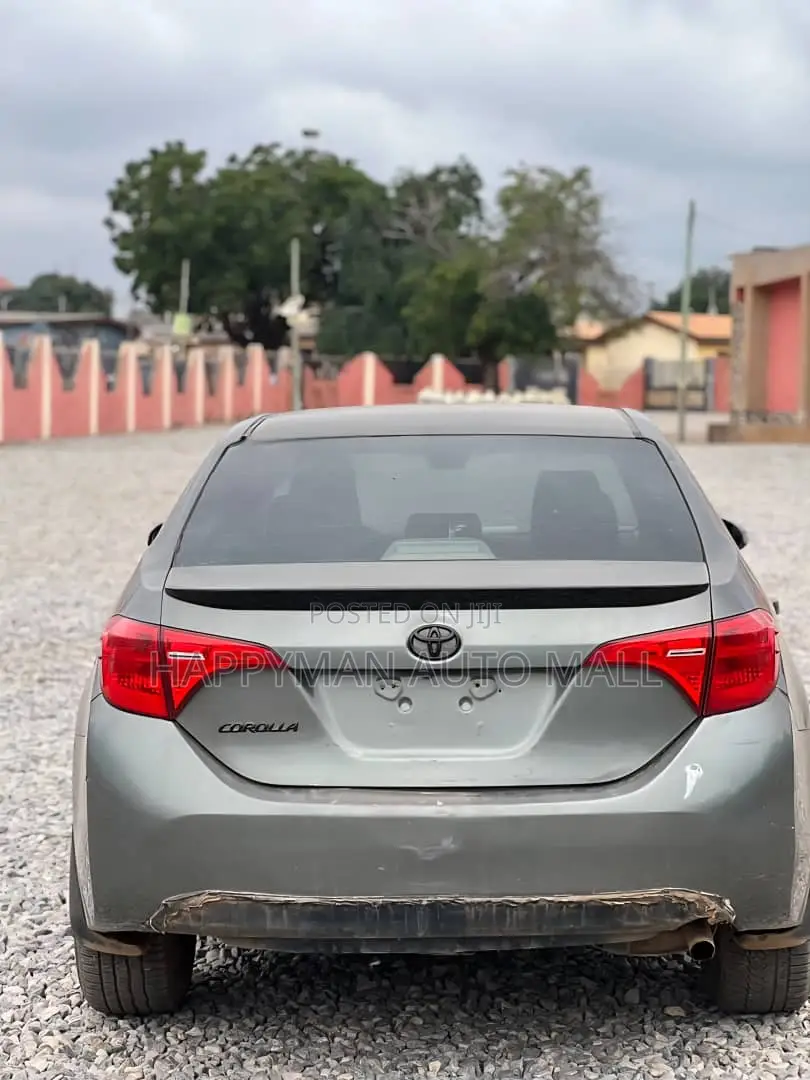 Toyota Corolla LE 4dr Sedan (1.8L 4cyl CVT) 2017 Gray