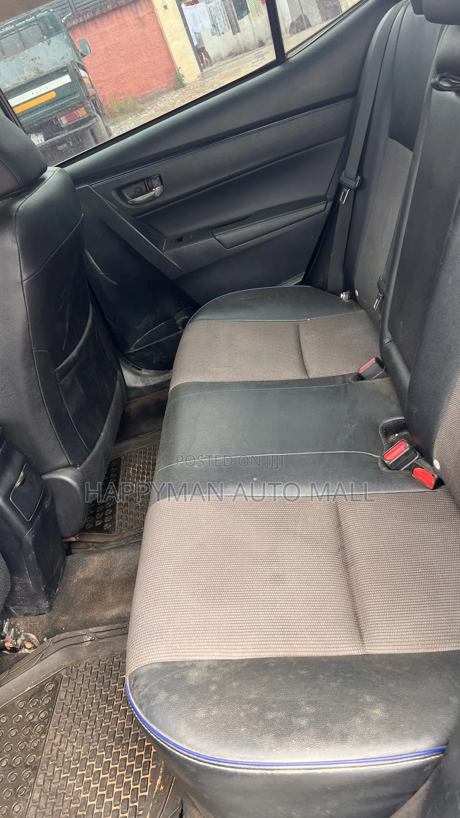Toyota Corolla LE 4dr Sedan (1.8L 4cyl CVT) 2017 Gray