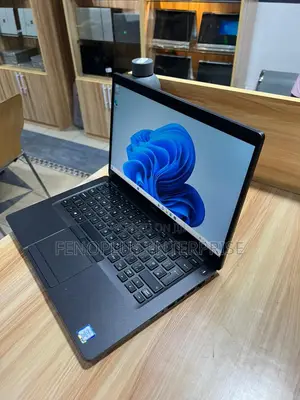 Laptop Dell Latitude 5300 8GB Intel Core i5 SSD 256GB