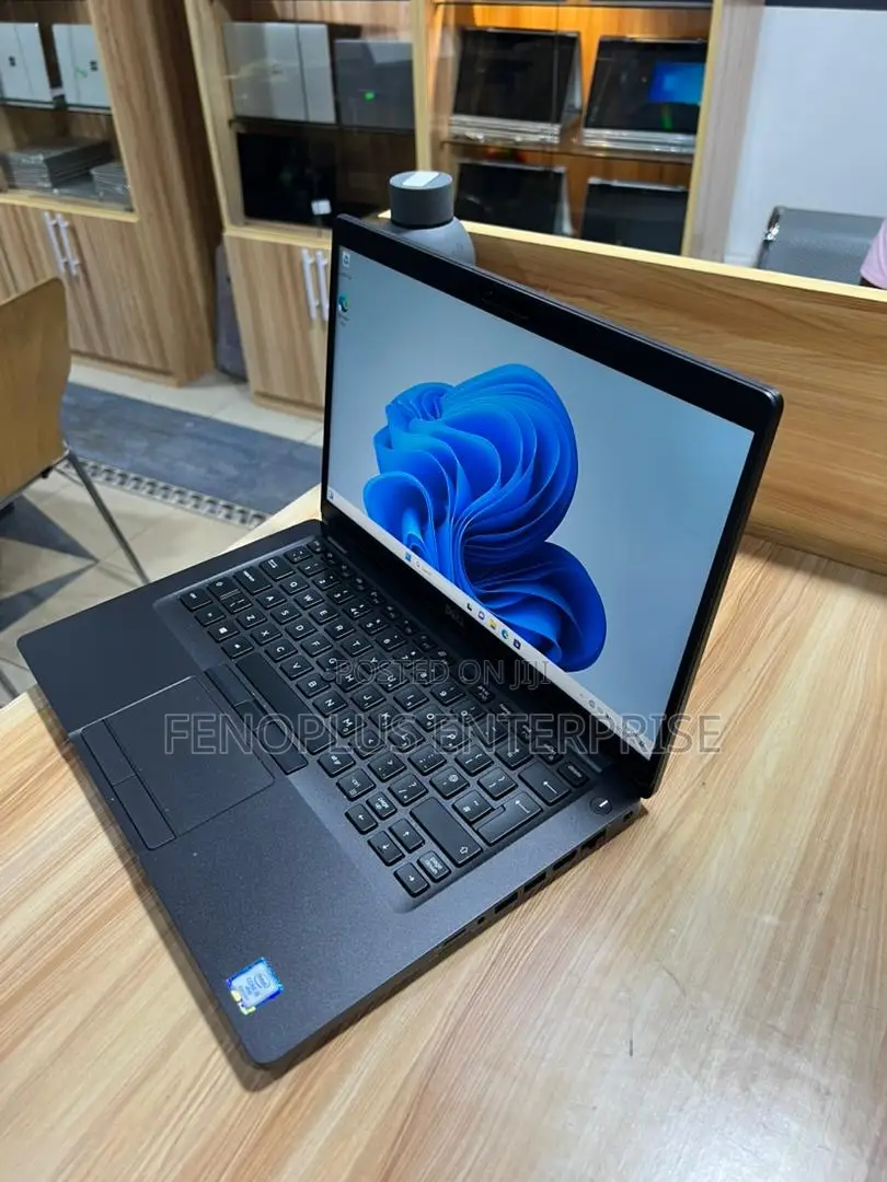 Laptop Dell Latitude 5300 8GB Intel Core i5 SSD 256GB