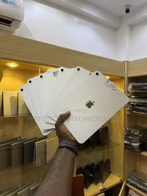 New Apple iPad (2022) 128 GB Silver