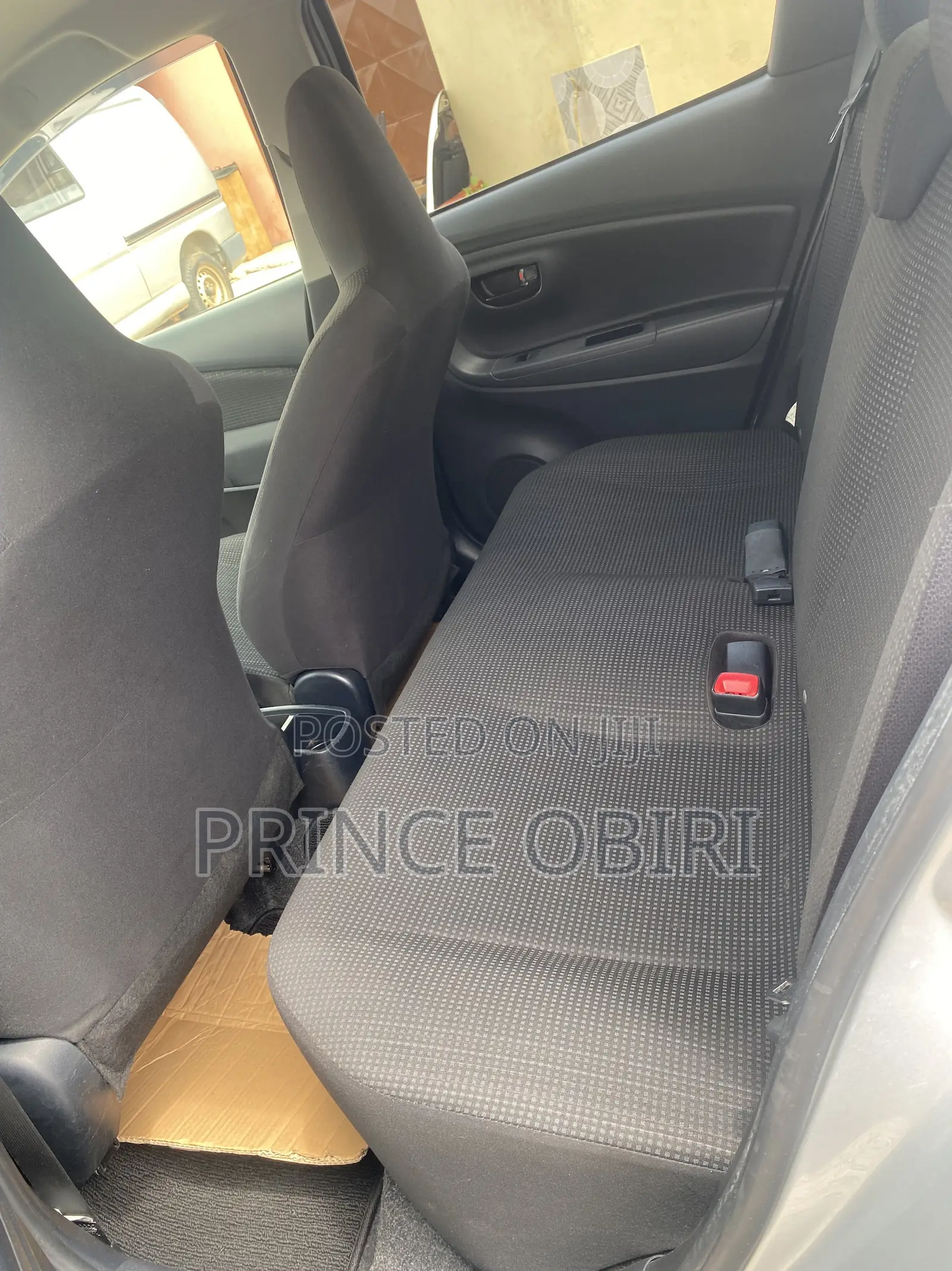 Toyota Vitz 1.3 AWD 5dr 2015 Silver