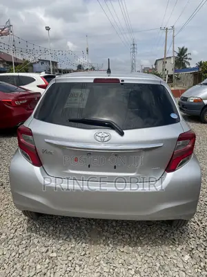 Toyota Vitz 1.3 AWD 5dr 2015 Silver