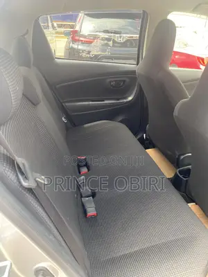 Toyota Vitz 1.3 AWD 5dr 2015 Silver