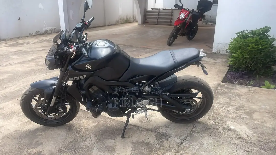 Yamaha 2020 Black