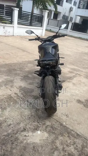 Yamaha 2020 Black