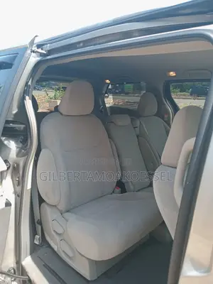 Toyota Sienna 2016 Silver