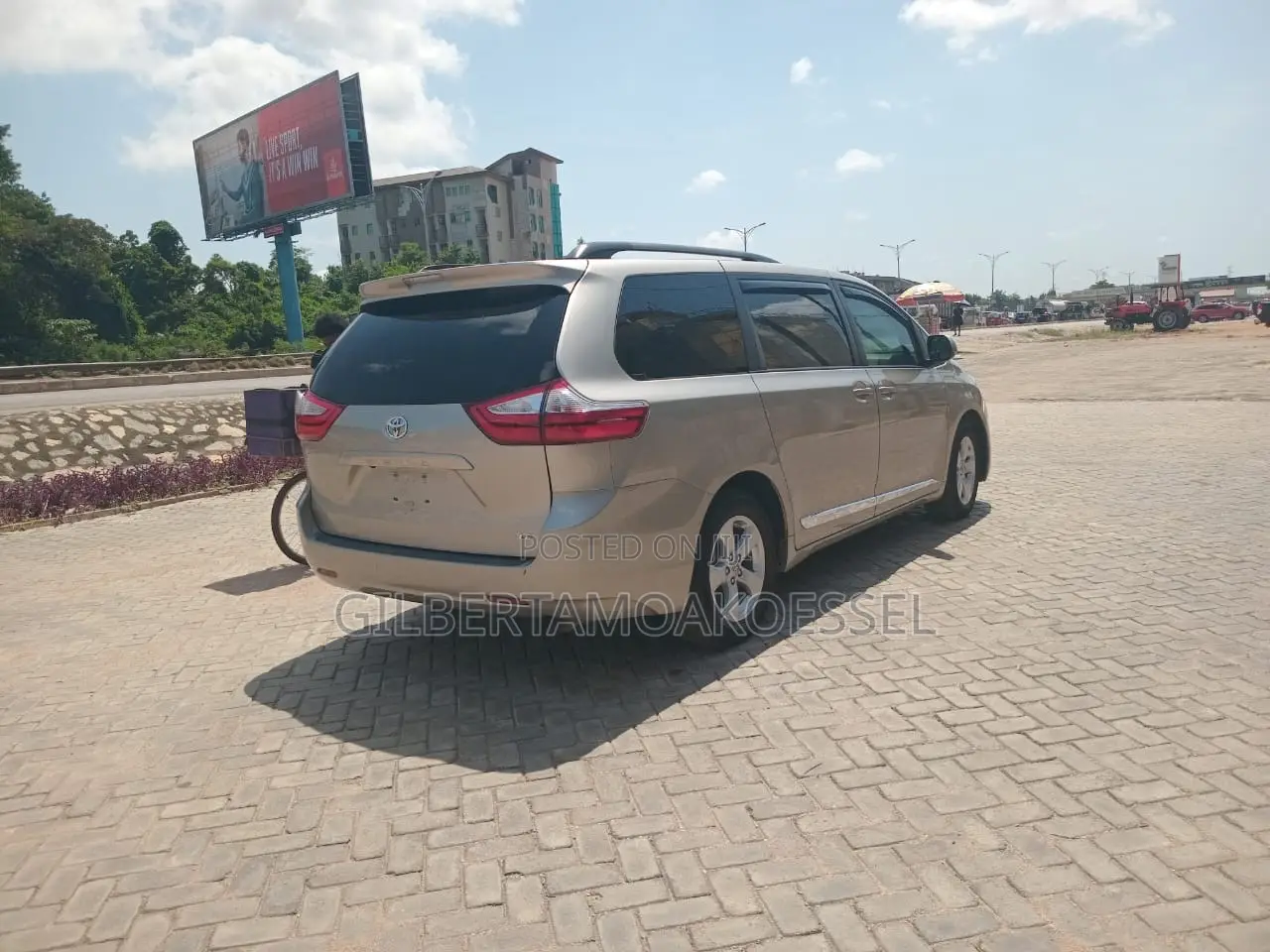 Toyota Sienna 2016 Silver