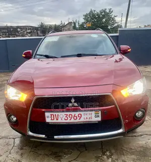 Mitsubishi Outlander SE FWD 2016 Red