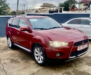 Mitsubishi Outlander SE FWD 2016 Red