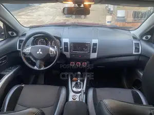 Mitsubishi Outlander SE FWD 2016 Red